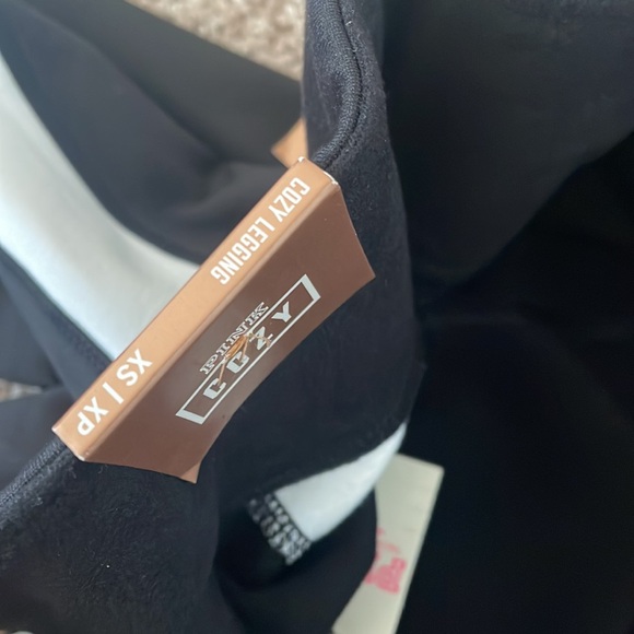 Victorias Secret PINK Cozy Black and White Leggings - Picture 7 of 8